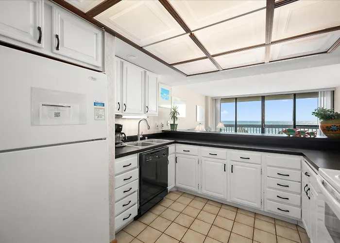 Century I With Ocean Views & Outdoor Pool!