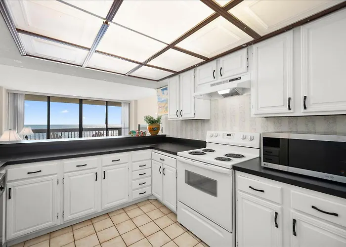 Century I With Ocean Views & Outdoor Pool! Ferienhaus