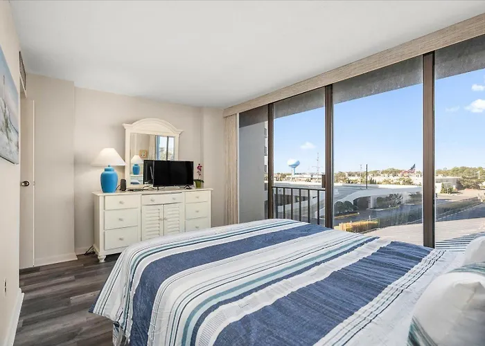 Century I With Ocean Views & Outdoor Pool! *