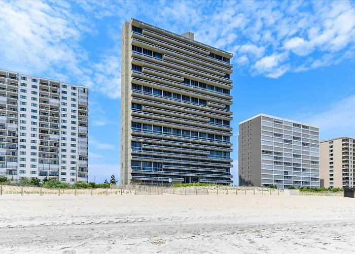 Century I With Ocean Views & Outdoor Pool! Ferienhaus *